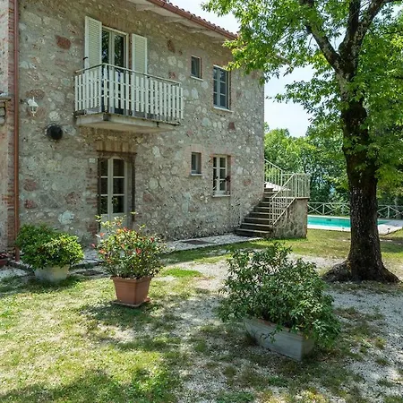 La Corte 6, Emma Montecastrilli