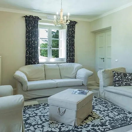 La Corte 6, Emma * Montecastrilli