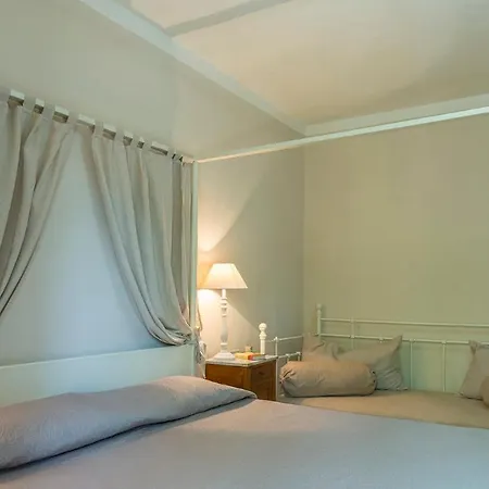 Villa La Corte 6, Emma