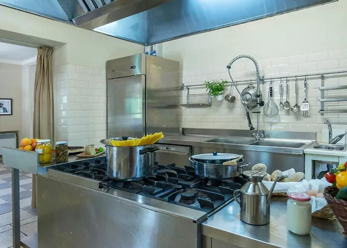 Vila La Corte 6, Emma